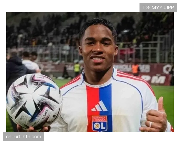 训练场上的17岁巴西新星恩德里克，已随皇马一线队合练并展现天赋